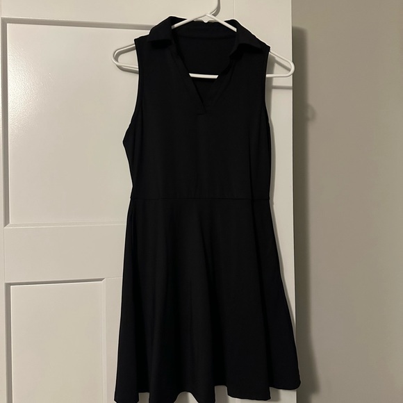 Athletic Black Collared Dress - Picture 5 of 7